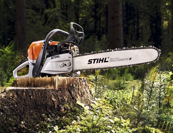 Estas herramientas versátiles son ideales para una amplia gama de trabajos, desde podar árboles hasta cortar leña. MS