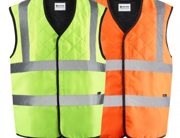 Ropa Termica Vestuario Laboral En Agrocor sabemos que trabajar bajo el sol, especialmente en las condiciones de Córdoba y Andalucía, exige lo máximo de ti! Tu confort y seguridad son nuestra prioridad, por eso ampliamos nuestra gama de ropa laboral con las últimas innovaciones en equipación refrigerante. Ropa Laboral Refrigerante: La Solución Definitiva contra el Calor La ropa laboral refrigerante no es una prenda común; es tecnología diseñada para mantener tu cuerpo fresco y seco incluso en las temperaturas más elevadas y durante las jornadas más intensas. Pensada para profesionales del campo, la industria, la construcción o cualquier trabajo al aire libre, estas prendas actúan como un sistema de climatización personal.