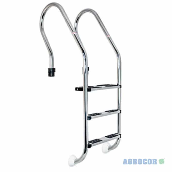 La Escalera Coral en Acero Inoxidable 316 de 3 peldaños es un producto de alta especialización técnica. Al estar fabricada en Inox 316 (acero de grado marino), se diferencia de las escaleras convencionales (Inox 304) por su resistencia extrema a la corrosión en entornos con alta salinidad o sistemas de cloración salina.