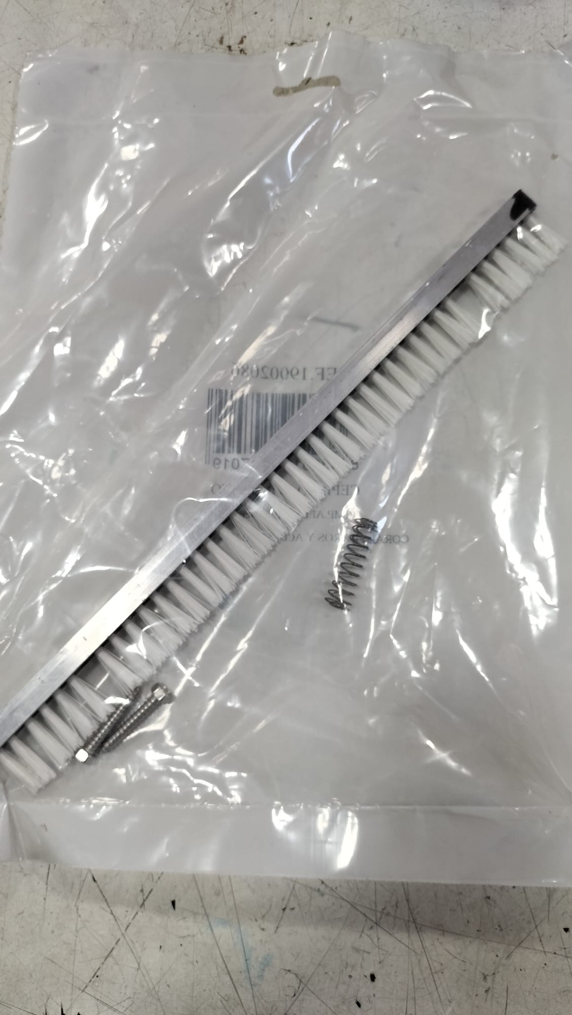 Cepillo de limpiafondos 34 cm. CORAL