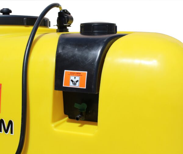 Bancada 600l RCX 210 PA 430 membrana 40 bar 40 l/m Equipo de bancada autónomo de 600 litros con motor gasolina y bomba Bertolini para pulverización agrícola.