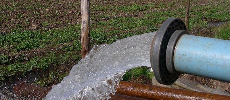 Cómo elegir la bomba de riego perfecta y no morir en el intento