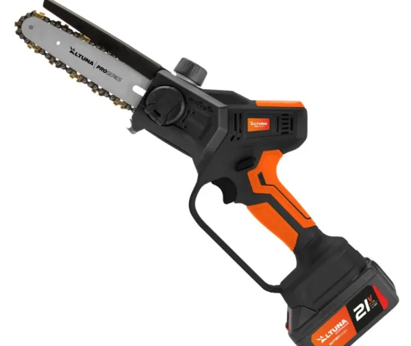 Motosierra bateria ALTUNA AB152 TITANIO 1000W La motosierra de poda AB152 es de la marca Altuna, líder en productos de poda y jardinería. Con doble batería de 25.2V/4.0Ah Con sistema de sierra tipo sable 150 mm. Cadena de titanio incluida y con engrase automático. El kit de motosierra AB152 que incluye: Motosierra sable AB152 Maletín de transporte 2x Batería de litio 25.2V Cargador Dispensador de aceite Accesorios de mantenimiento Manual de mantenimiento