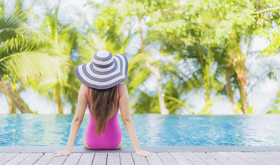 disfrutar de tu piscina y jardín en primavera